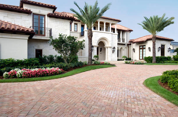 Best Driveway Paving Contractor  in Tri City, OR